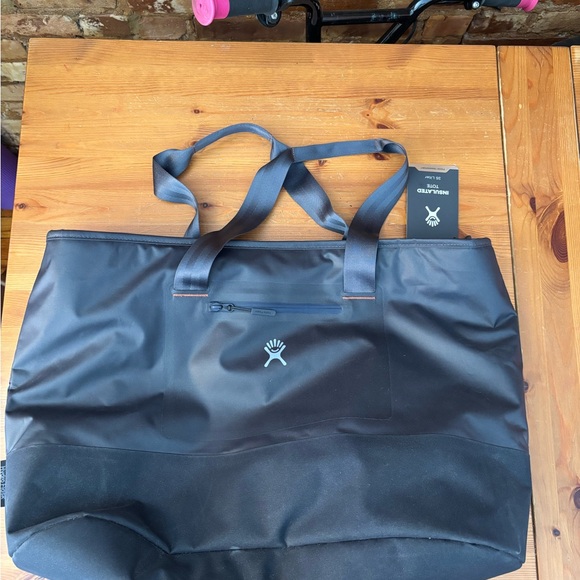 Hydro Flask Cooler Bag - Picture 3 of 4